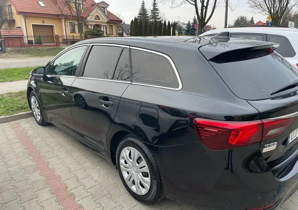 toyota avensis Toyota Avensis cena 32000 przebieg: 233500, rok produkcji 2015 z Kutno